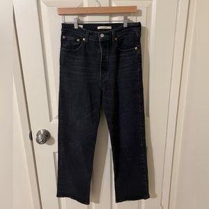 Levi’s Premium Ribcage Straight Black Jeans. 28X27
